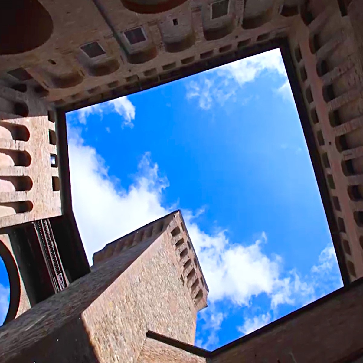 Rocca esterno_corte e nonantola