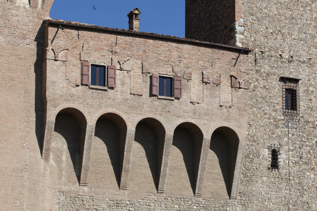 Rocca-dei-contrari-camminamento-coperto-piano-primo