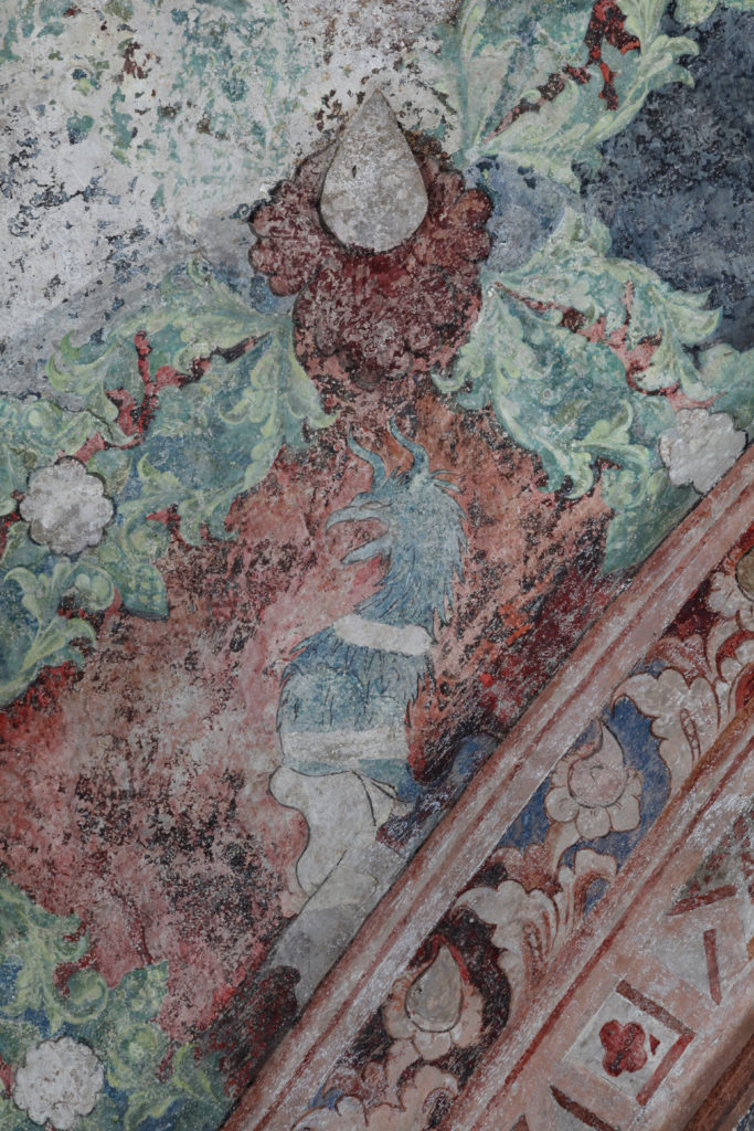 Rocca-dei-Contrari-sala-dei-tronchi